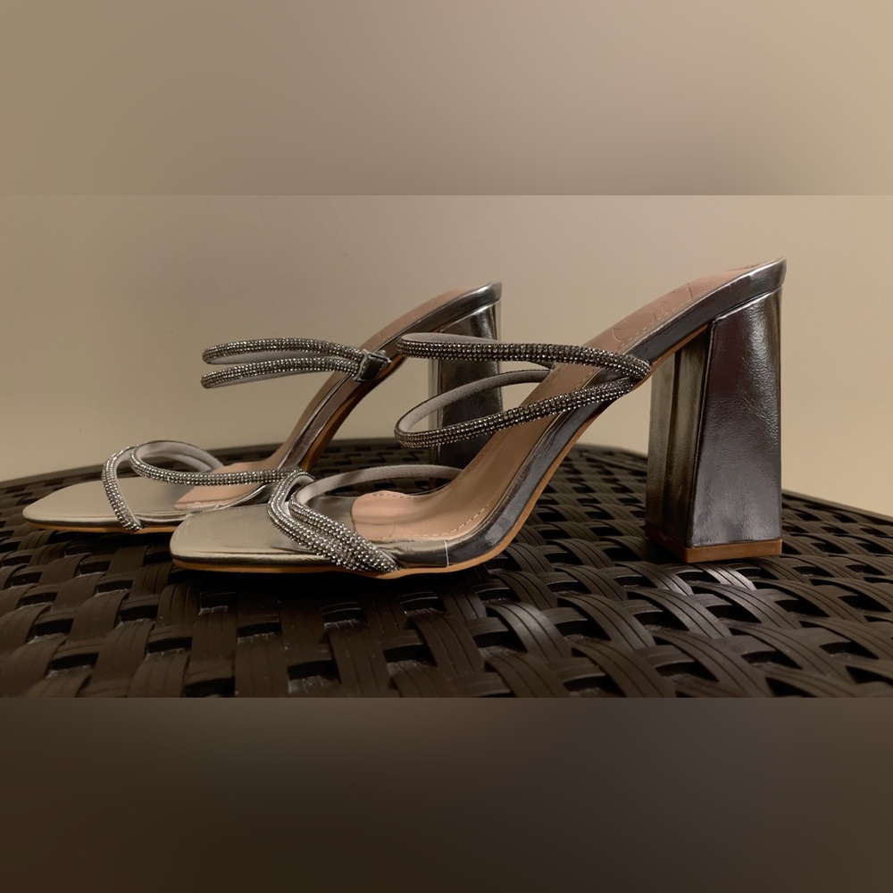 Size 39 (US8)- Cuccoo High Heels